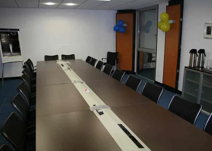 Отель Ibis Budget Тьер